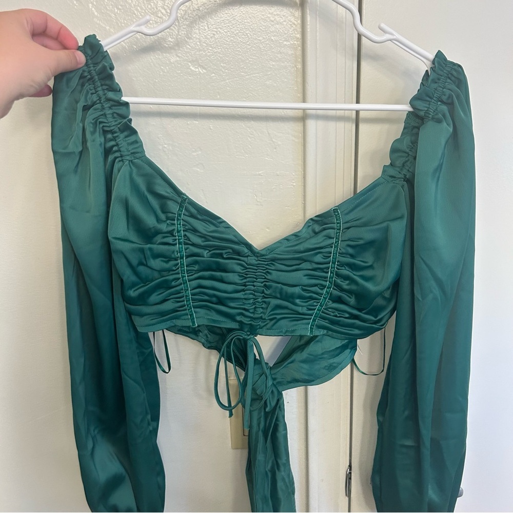 NWT Urban Outfitters Green Satin Ruched Ruffle Crop Top Tie Back Size Medium - Picture 3 of 10